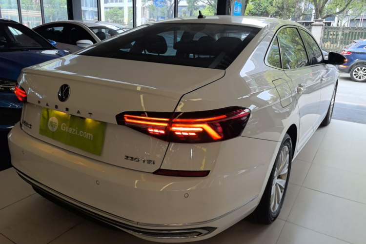 Used Volkswagen Passat 2019 330TSI Elite Edition China VI Rear Right 45 Deg