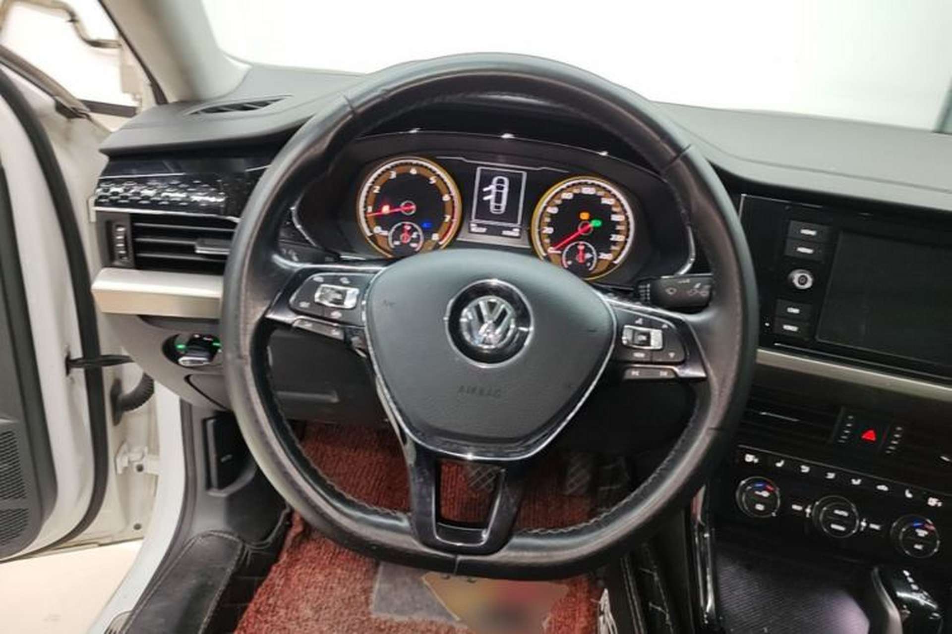Used Volkswagen Passat 2019 330TSI Elite Edition China VI Steering Wheel