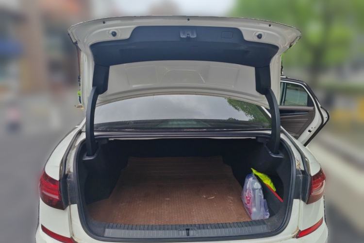 Used Volkswagen Passat 2019 330TSI Elite Edition China VI Trunk