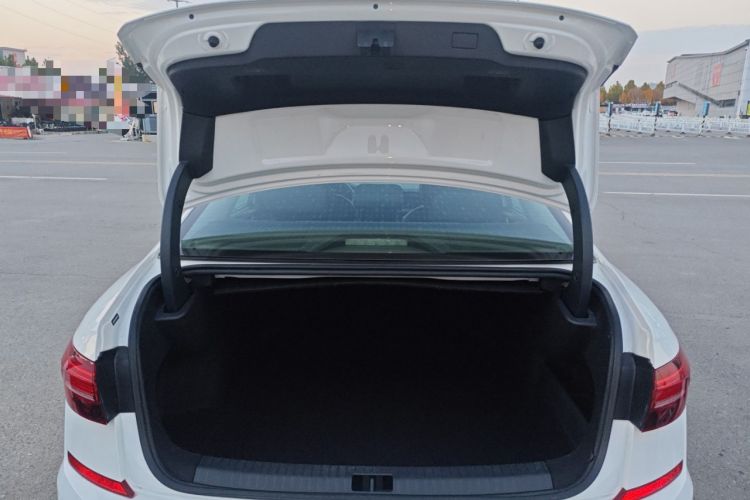 Used Volkswagen Passat 2019 330TSI Luxury Edition China VI Standard Trunk