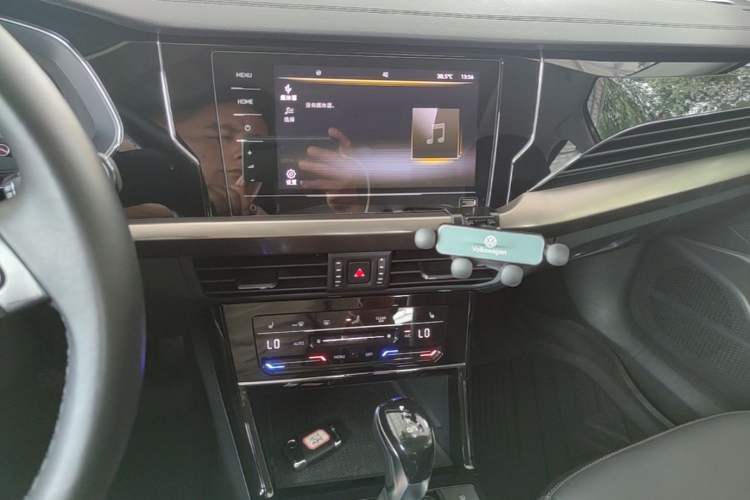 Used Volkswagen Passat 2019 330TSI Elite Edition China VI Audio And AC Panel