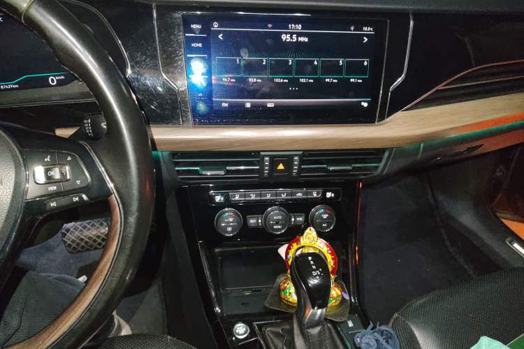 Used Volkswagen Passat 2019 380TSI Prestige Edition China VI Standard Audio And AC Panel