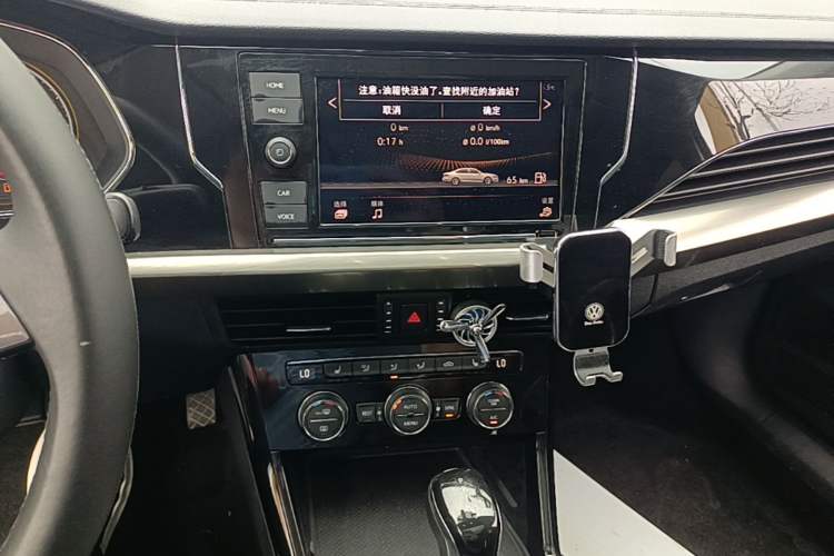 Used Volkswagen Passat 2019 330TSI Elite Edition China VI Audio And AC Panel