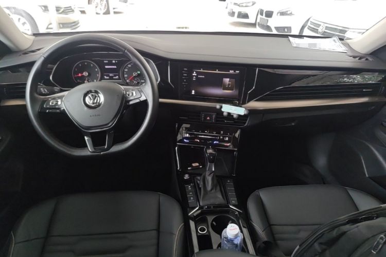 Used Volkswagen Passat 2019 330TSI Elite Edition China VI Center Console