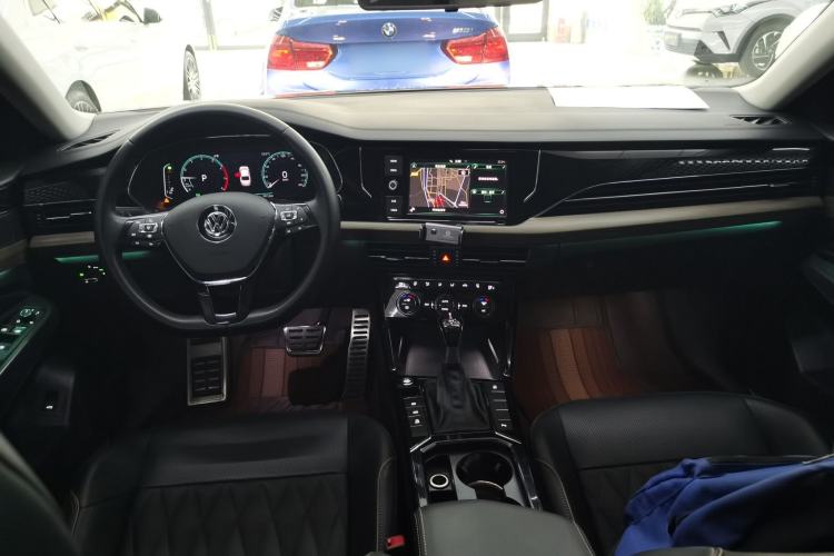Used Volkswagen Passat 2019 330TSI Luxury Edition China VI Standard Center Console