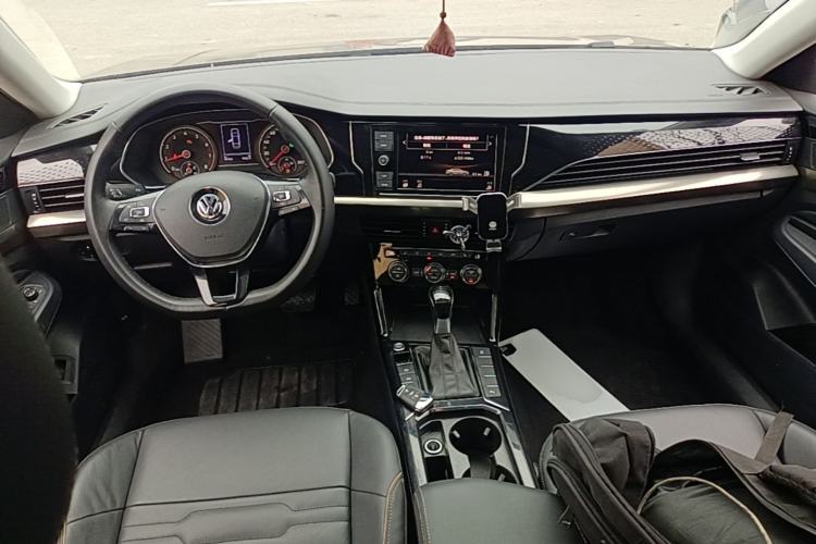 Used Volkswagen Passat 2019 330TSI Elite Edition China VI Center Console