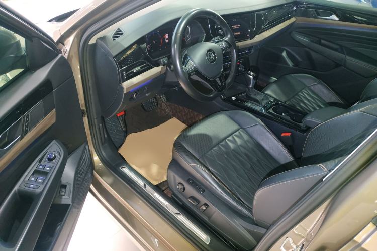 Used Volkswagen Passat 2019 330TSI Luxury Edition China V Standard Driver Seat