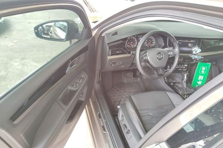 Used Volkswagen Passat 2019 330TSI Elite Edition China VI Driver Seat