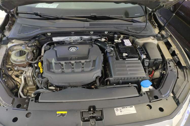 Used Volkswagen Passat 2019 330TSI Elite Edition China V Standard Engine Bay