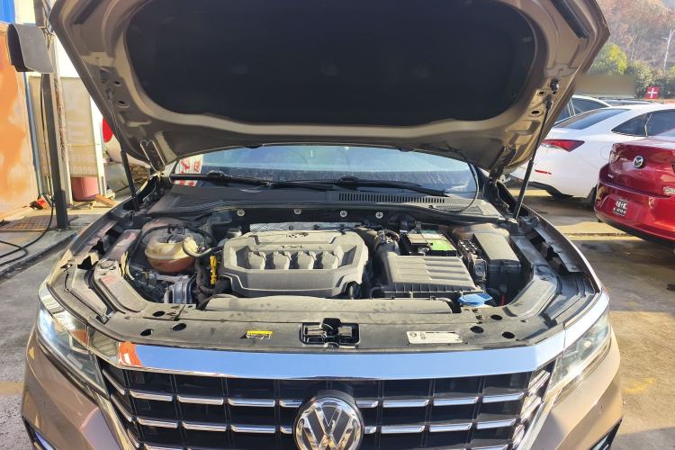 Used Volkswagen Passat 2019 330TSI Elite Edition China V Standard Engine Bay