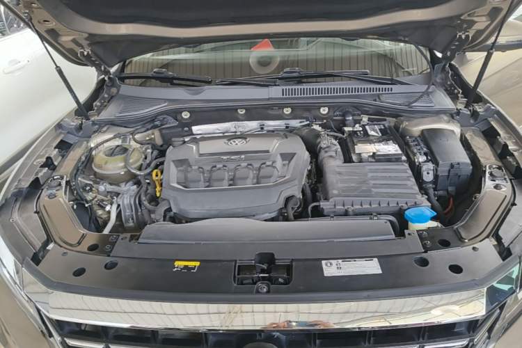 Used Volkswagen Passat 2019 330TSI Elite Edition China V Standard Engine Bay