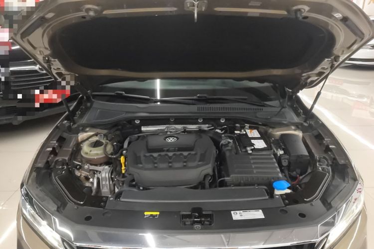 Used Volkswagen Passat 2019 330TSI Luxury Edition China V Standard Engine Bay