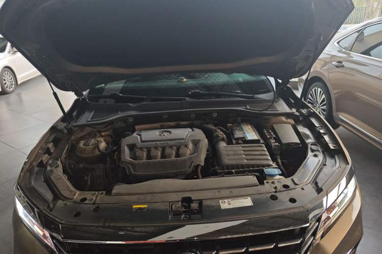Used Volkswagen Passat 2019 330TSI Elite Edition China V Standard Engine Bay