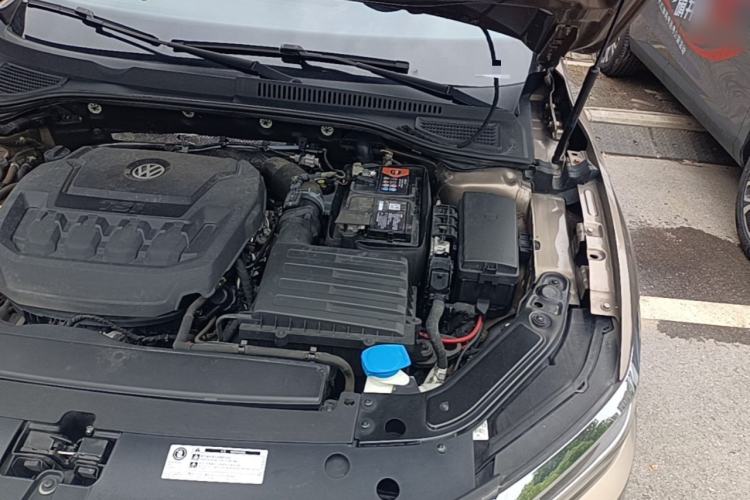 Used Volkswagen Passat 2019 330TSI Elite Edition China VI Engine Bay Left