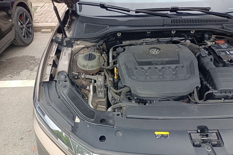 Used Volkswagen Passat 2019 330TSI Elite Edition China VI Engine Bay Right