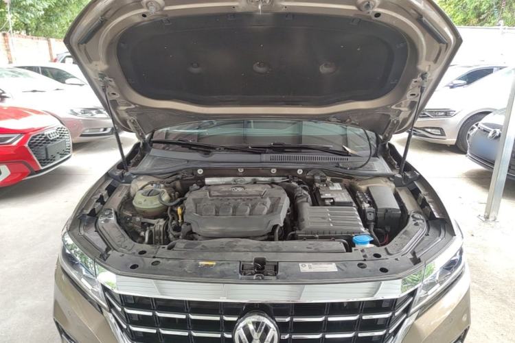 Used Volkswagen Passat 2019 330TSI Elite Edition China VI Engine Bay