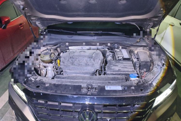 Used Volkswagen Passat 2019 330TSI Elite Edition China VI Engine Bay