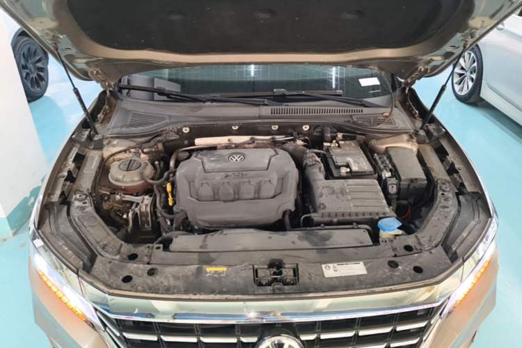 Used Volkswagen Passat 2019 330TSI Luxury Edition China V Standard Engine Bay