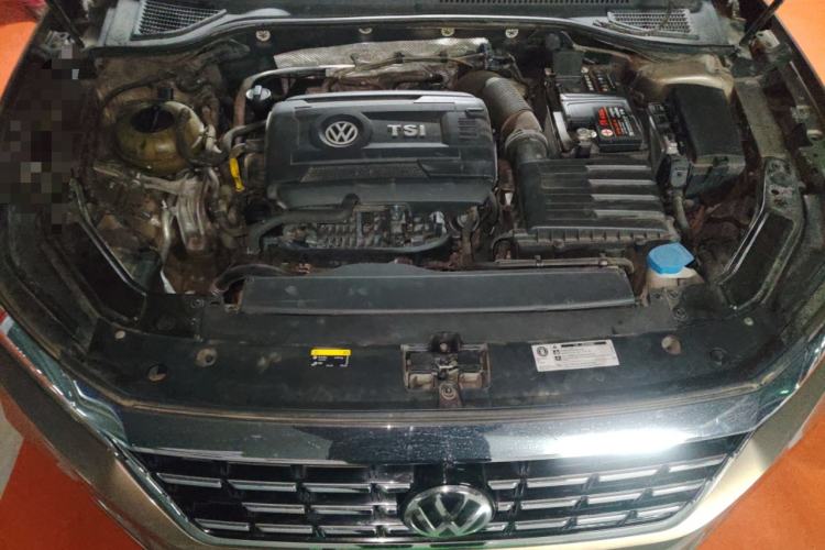 Used Volkswagen Passat 2019 380TSI Prestige Edition China VI Standard Engine Bay