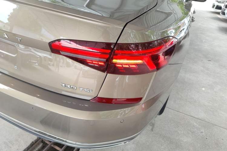 Used Volkswagen Passat 2019 330TSI Elite Edition China VI Exterior 3