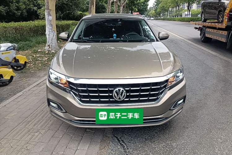 Used Volkswagen Passat 2019 330TSI Elite Edition China VI Front
