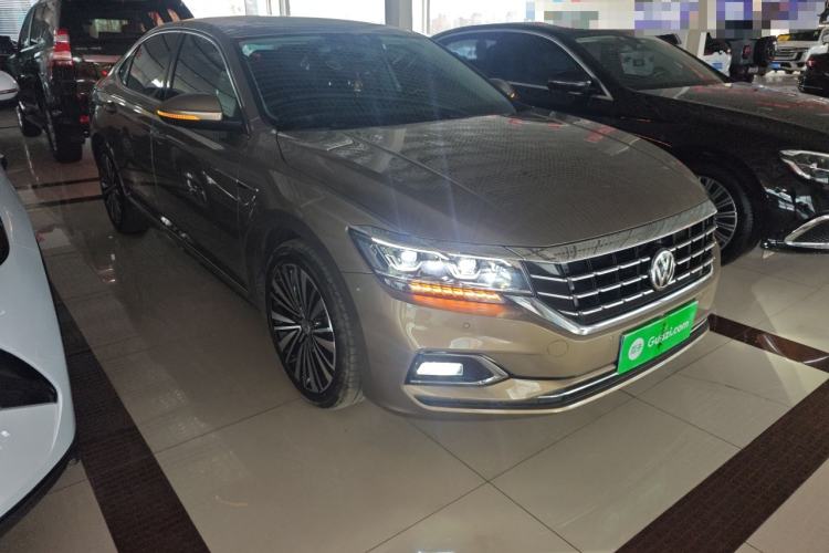 Used Volkswagen Passat 2019 330TSI Luxury Edition China V Standard Front Right 45 Deg