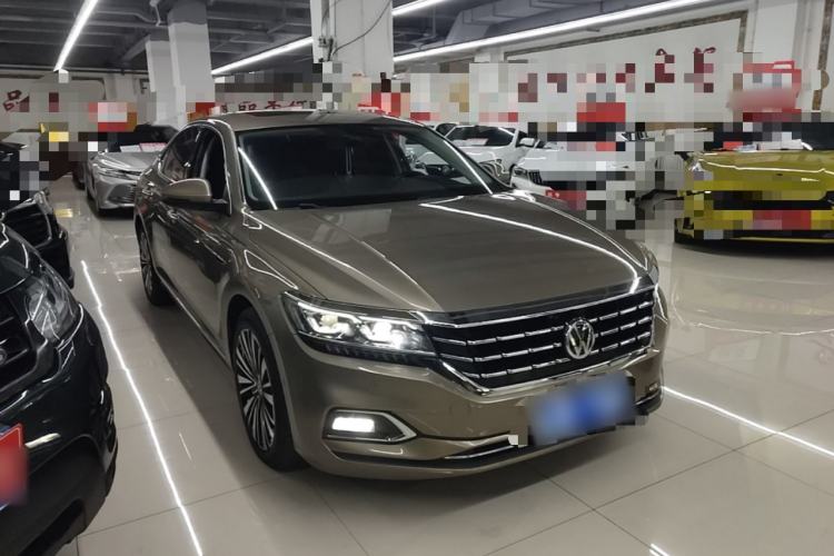 Used Volkswagen Passat 2019 330TSI Luxury Edition China V Standard Front Right 45 Deg