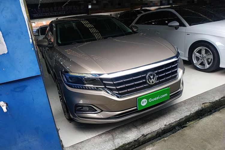 Used Volkswagen Passat 2019 330TSI Luxury Edition China V Standard Front Right 45 Deg