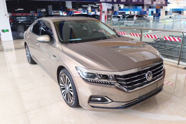 Used Volkswagen Passat 2019 330TSI Luxury Edition China V Standard Front Right 45 Deg