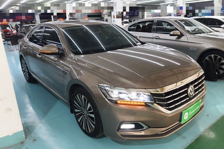 Used Volkswagen Passat 2019 330TSI Luxury Edition China V Standard Front Right 45 Deg