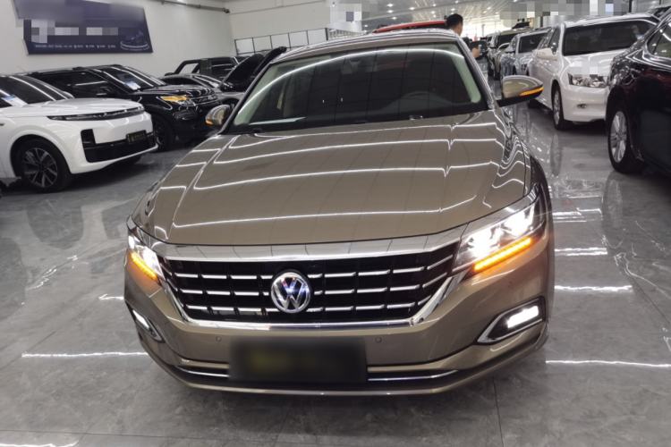 Used Volkswagen Passat 2019 330TSI Luxury Edition China VI Standard Front