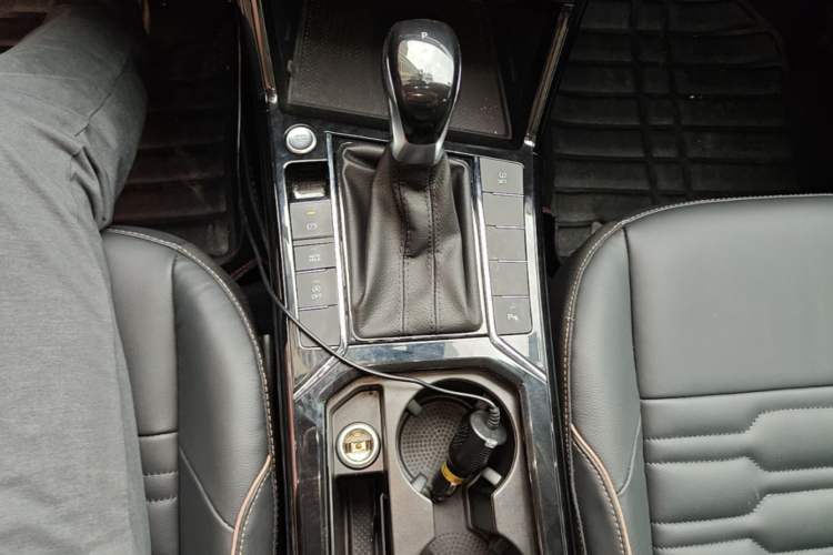 Used Volkswagen Passat 2019 330TSI Elite Edition China VI Gear Lever
