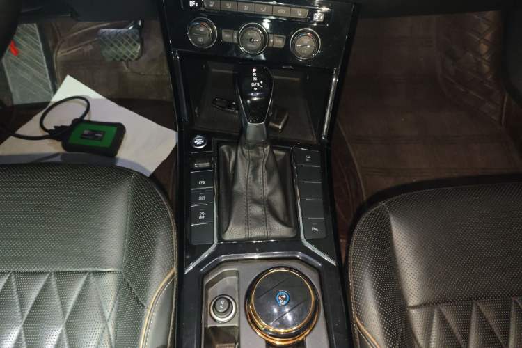 Used Volkswagen Passat 2019 330TSI Luxury Edition China V Standard Gear Lever