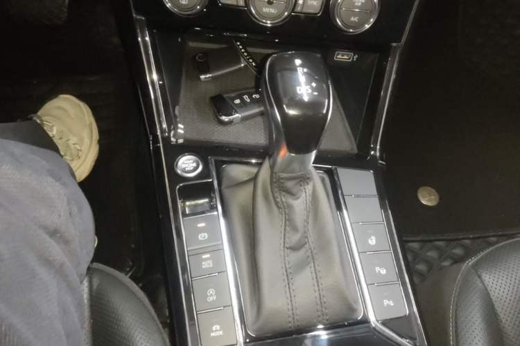 Used Volkswagen Passat 2019 330TSI Luxury Edition China V Standard Gear Lever