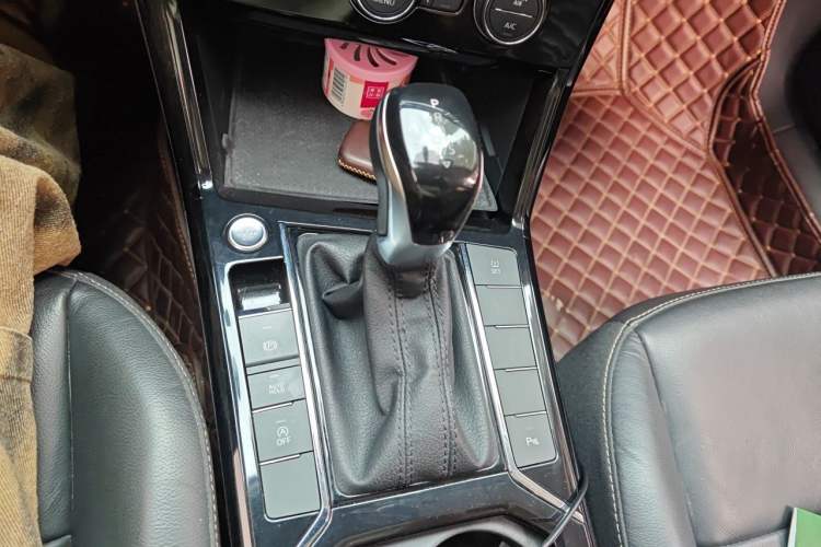 Used Volkswagen Passat 2019 330TSI Elite Edition China V Standard Gear Lever