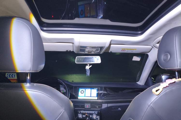 Used Volkswagen Passat 2019 330TSI Elite Edition China VI Headliner