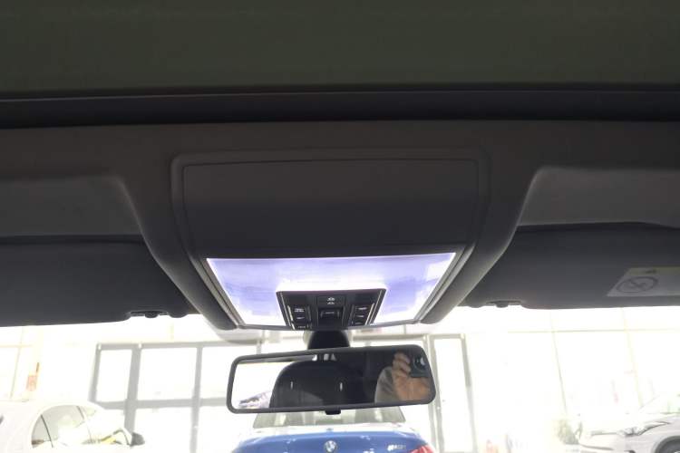 Used Volkswagen Passat 2019 330TSI Luxury Edition China VI Standard Headliner