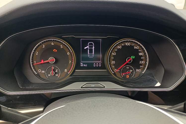 Used Volkswagen Passat 2019 330TSI Elite Edition China VI Instrument Cluster