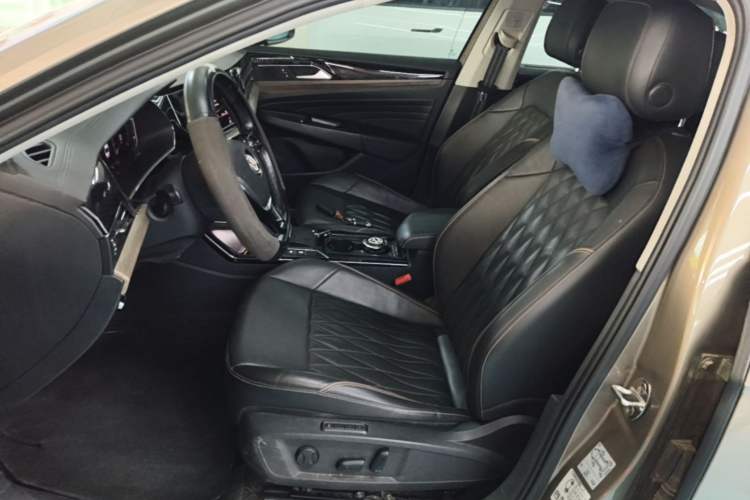 Used Volkswagen Passat 2019 330TSI Luxury Edition China V Standard Left Front Seat