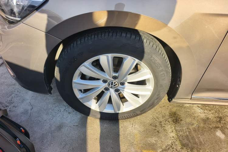 Used Volkswagen Passat 2019 330TSI Elite Edition China V Standard Left Front Wheel Hub