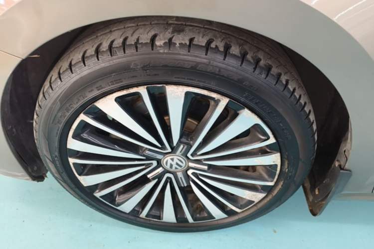 Used Volkswagen Passat 2019 330TSI Luxury Edition China V Standard Left Front Wheel Hub