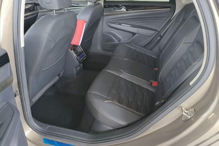 Used Volkswagen Passat 2019 330TSI Elite Edition China V Standard Left Rear Seat