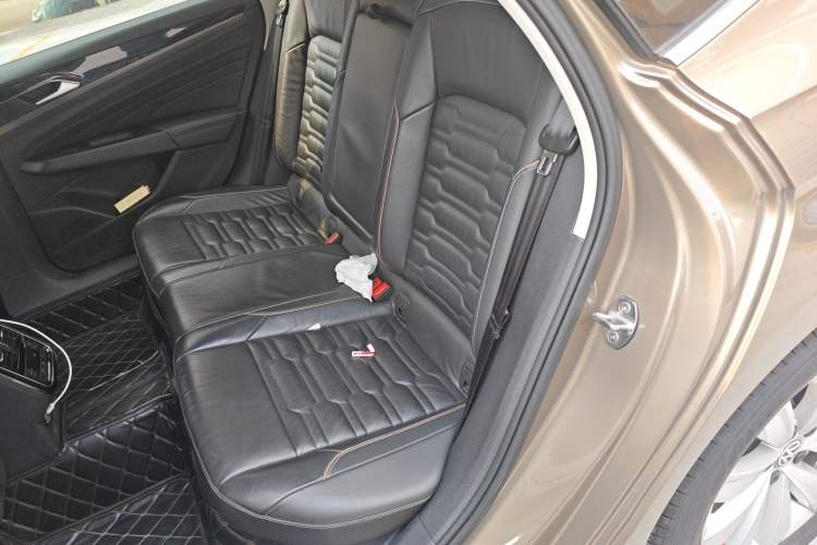 Used Volkswagen Passat 2019 330TSI Elite Edition China V Standard Left Rear Seat