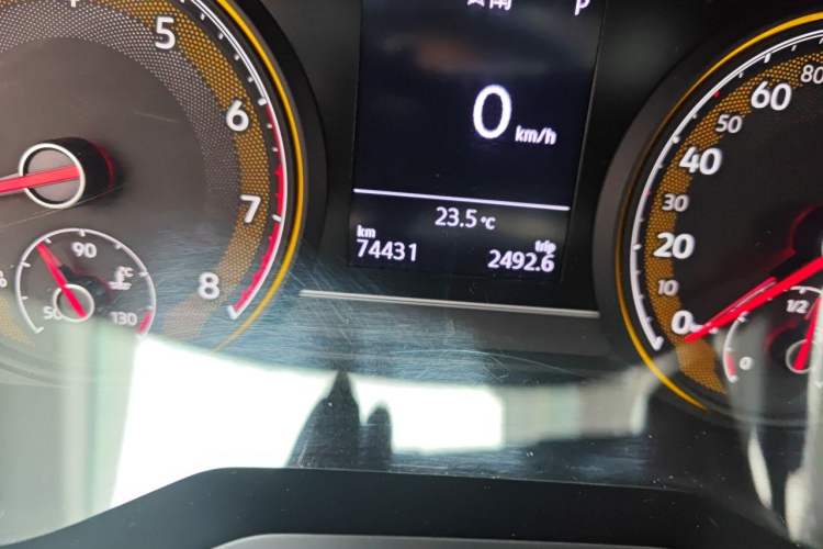 Used Volkswagen Passat 2019 330TSI Elite Edition China V Standard Odometer Close Up