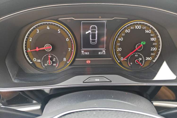 Used Volkswagen Passat 2019 330TSI Elite Edition China V Standard Odometer Close Up