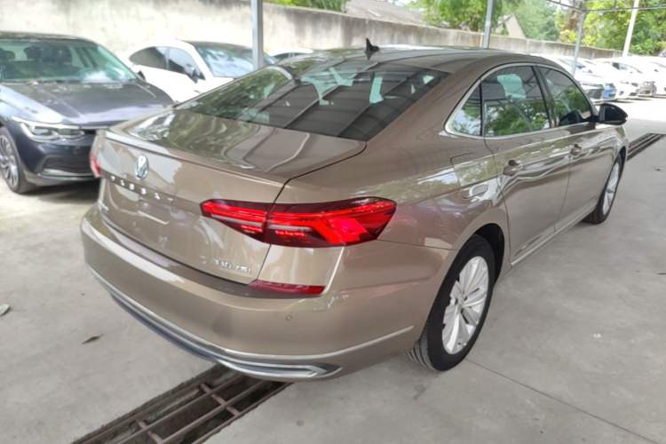 Used Volkswagen Passat 2019 330TSI Elite Edition China VI Rear Right 45 Deg