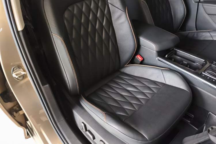 Used Volkswagen Passat 2019 330TSI Luxury Edition China V Standard Right Front Seat