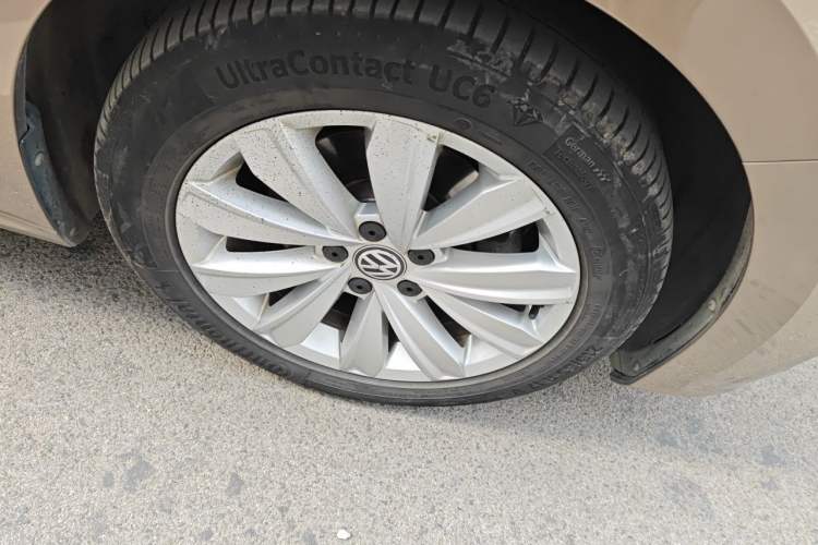 Used Volkswagen Passat 2019 330TSI Elite Edition China V Standard Right Front Wheel Hub