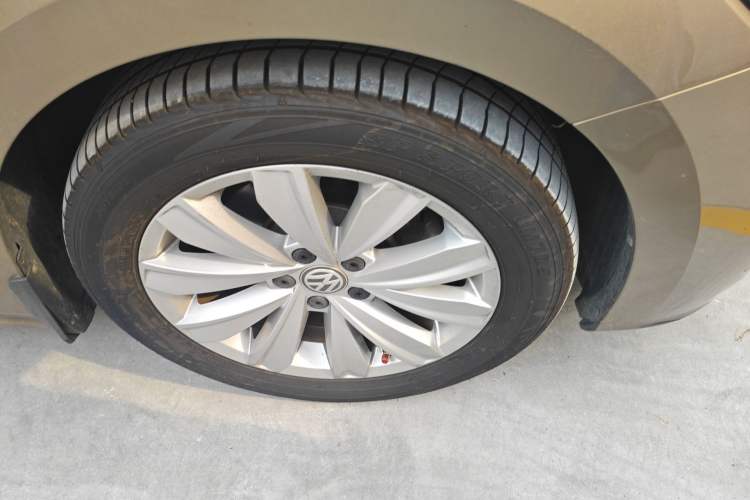Used Volkswagen Passat 2019 330TSI Elite Edition China V Standard Right Front Wheel Hub