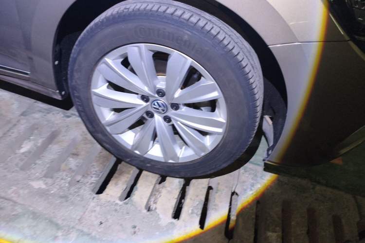 Used Volkswagen Passat 2019 330TSI Elite Edition China VI Right Front Wheel Hub